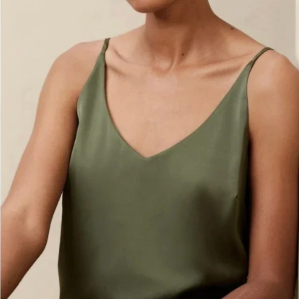 Banana Republic Olive Green satin tank v-neck SATIN CLASSIC CAMISOLE Size M